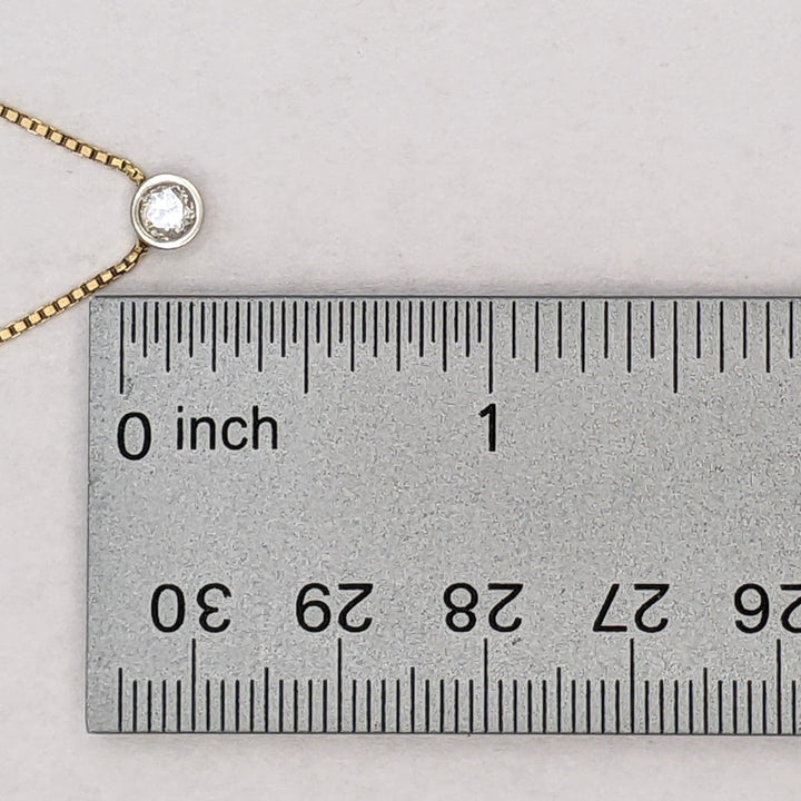 14K TWO-TONE .23 CARAT TOTAL I1 I DIAMOND ROUND BEZEL SET ESTATE NECKLACE 2.9 GRAMS