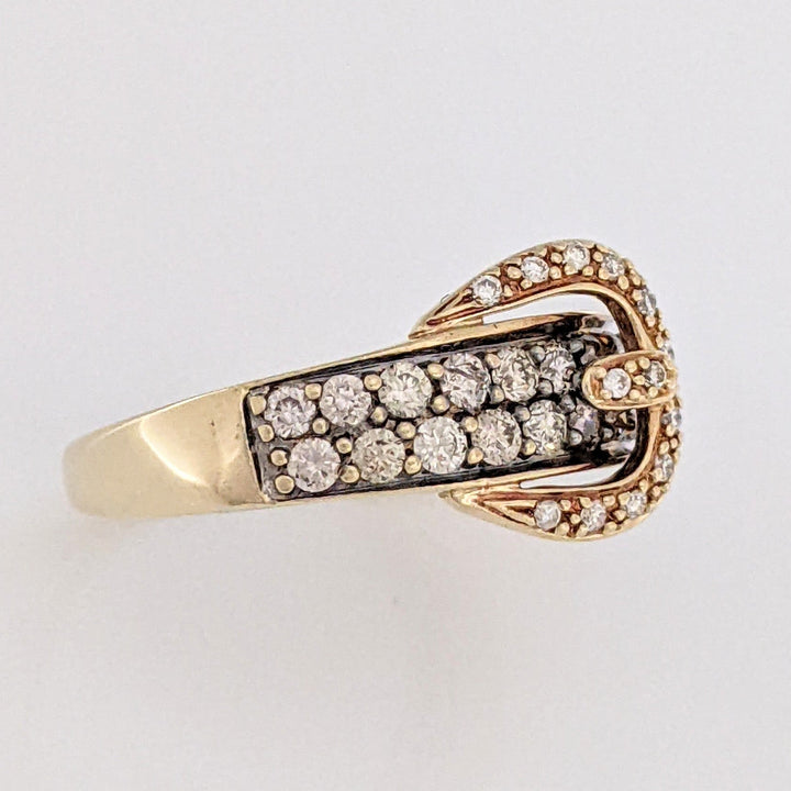 14K .72 CARAT TOTAL WEIGHT I1 WHITE/BROWN ROUND DIAMOND BUCKLE ESTATE RING 3.6 GRAMS