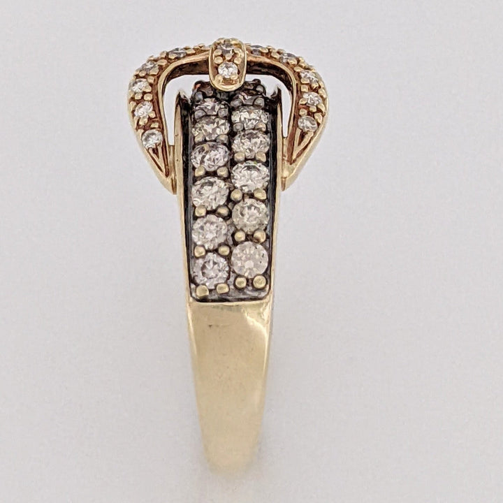 14K .72 CARAT TOTAL WEIGHT I1 WHITE/BROWN ROUND DIAMOND BUCKLE ESTATE RING 3.6 GRAMS