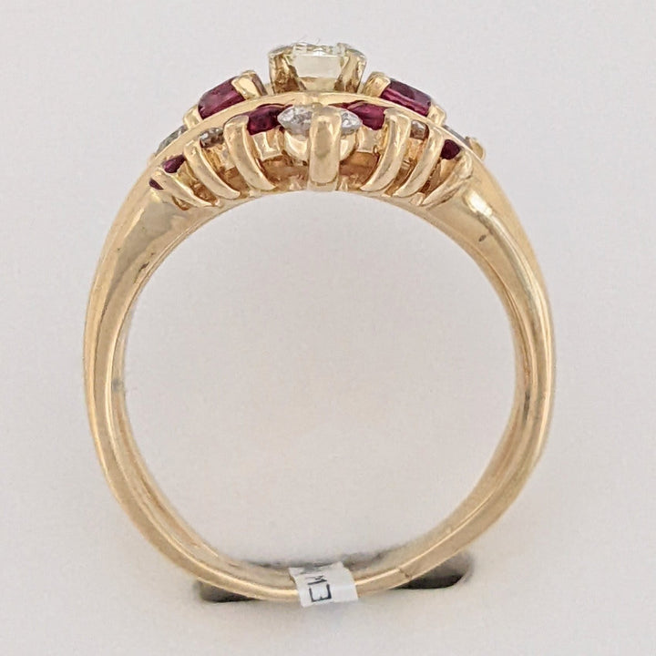 14K .91 CARAT TOTAL WEIGHT VS2 K DIAMOND EMERALD CUT (1) ROUND (8) WITH RUBY ROUND (10) ESTATE RING SET 6.6 GRAMS