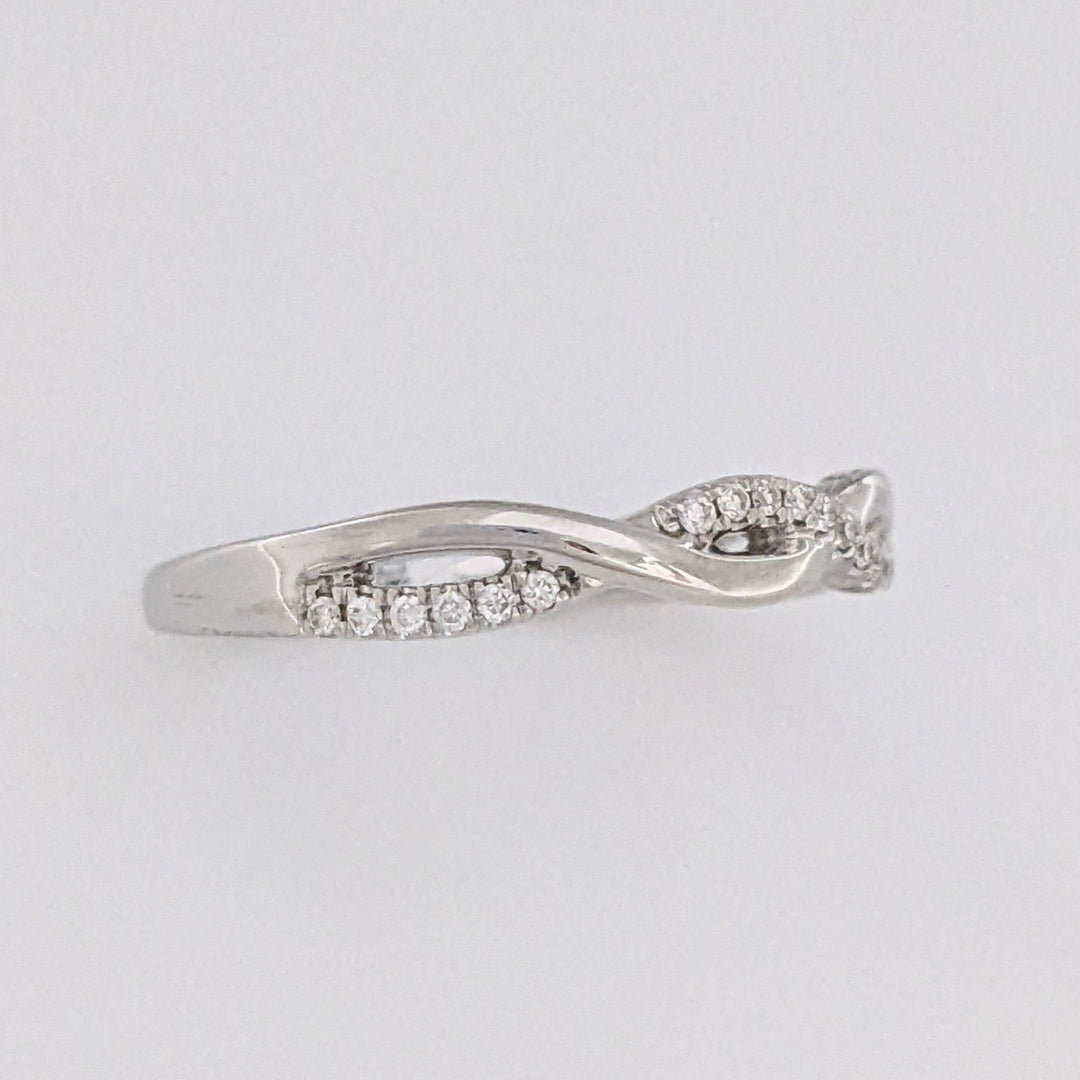 14K WHITE .13 CARAT TOTAL WEIGHT SI2 I DIAMOND ROUND (23) ESTATE TWIST BAND 2.2 GRAMS