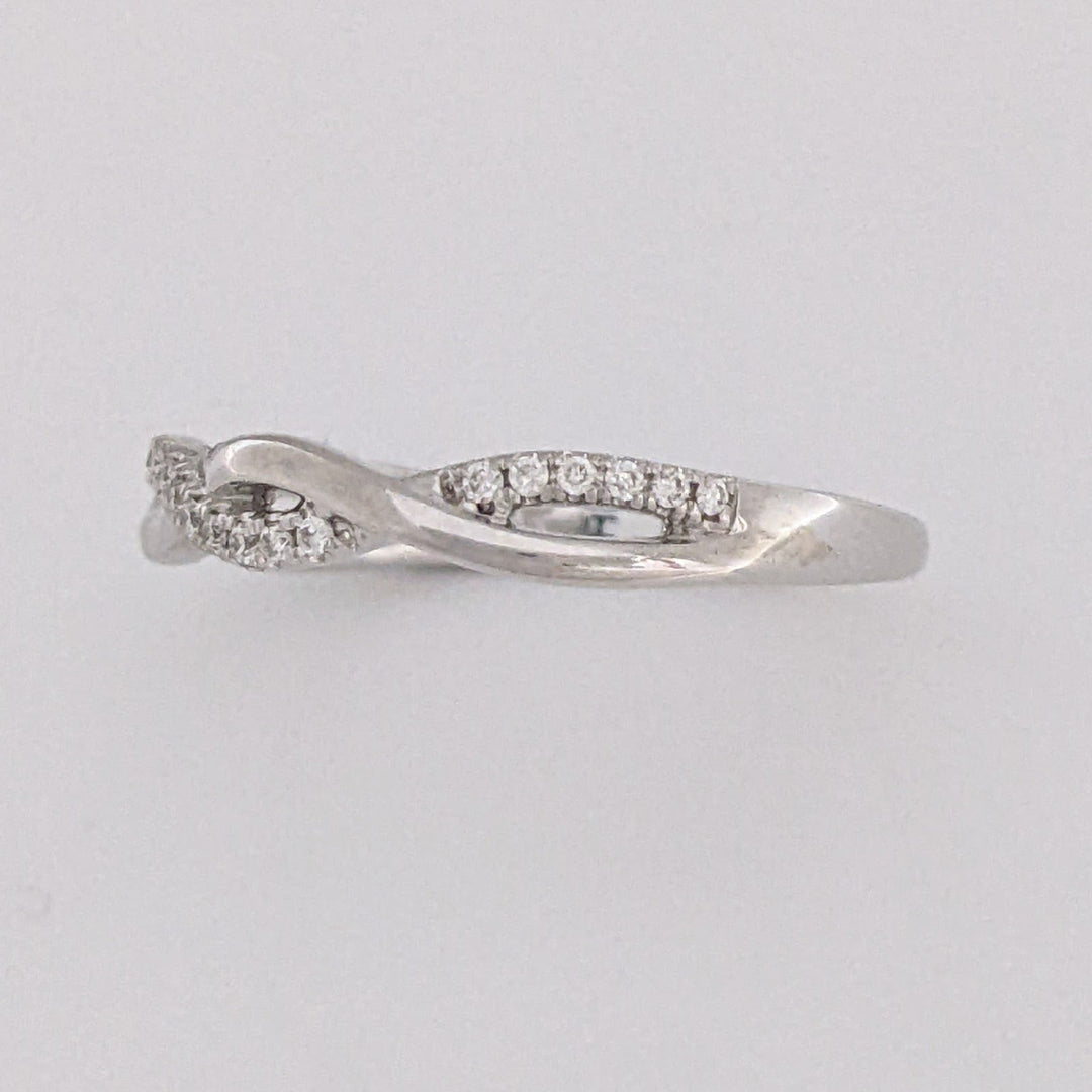 14K WHITE .13 CARAT TOTAL WEIGHT SI2 I DIAMOND ROUND (23) ESTATE TWIST BAND 2.2 GRAMS