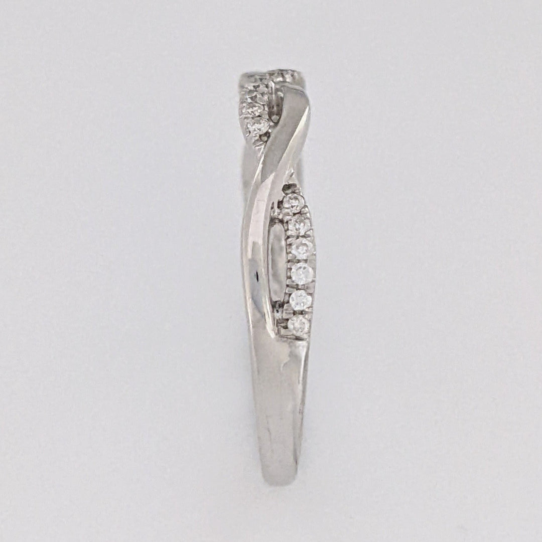 14K WHITE .13 CARAT TOTAL WEIGHT SI2 I DIAMOND ROUND (23) ESTATE TWIST BAND 2.2 GRAMS