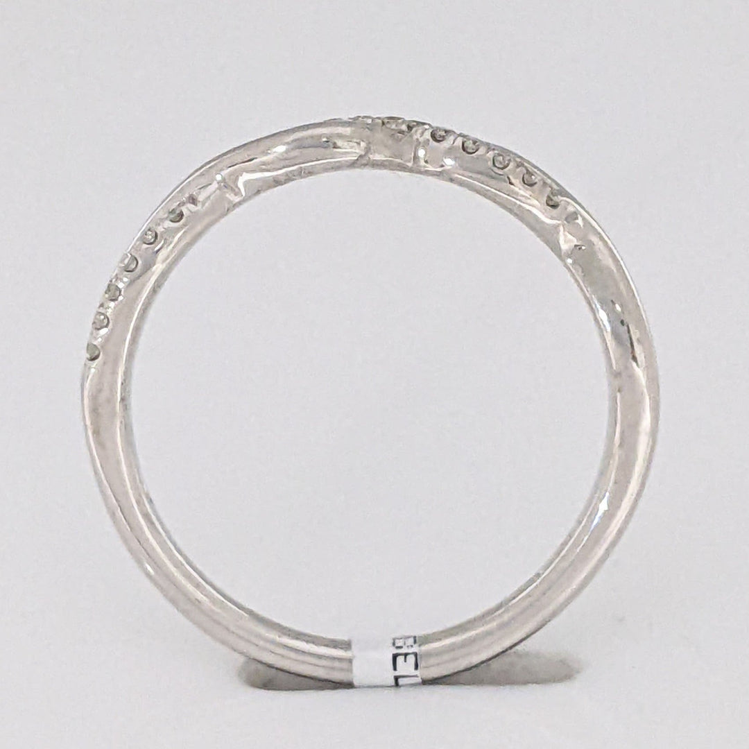 14K WHITE .13 CARAT TOTAL WEIGHT SI2 I DIAMOND ROUND (23) ESTATE TWIST BAND 2.2 GRAMS