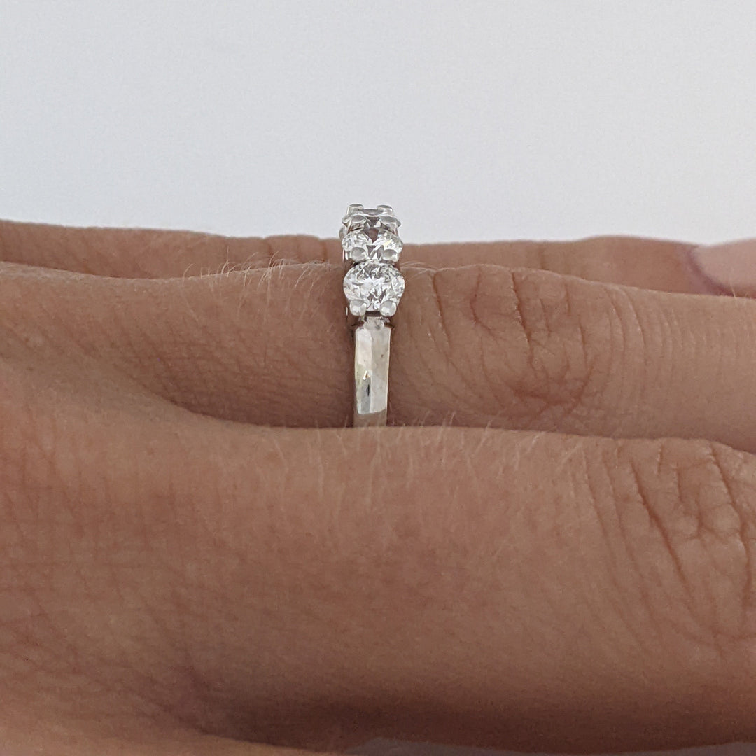 14K WHITE .85 CARAT TOTAL WEIGHT I1 I DIAMOND ROUND (5) ESTATE BAND 2.5 GRAMS