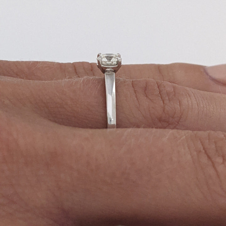 14K WHITE .51 CARAT TOTAL SI2 K DIAMOND ROUND ESTATE SOLITAIRE RING 2.3 GRAMS