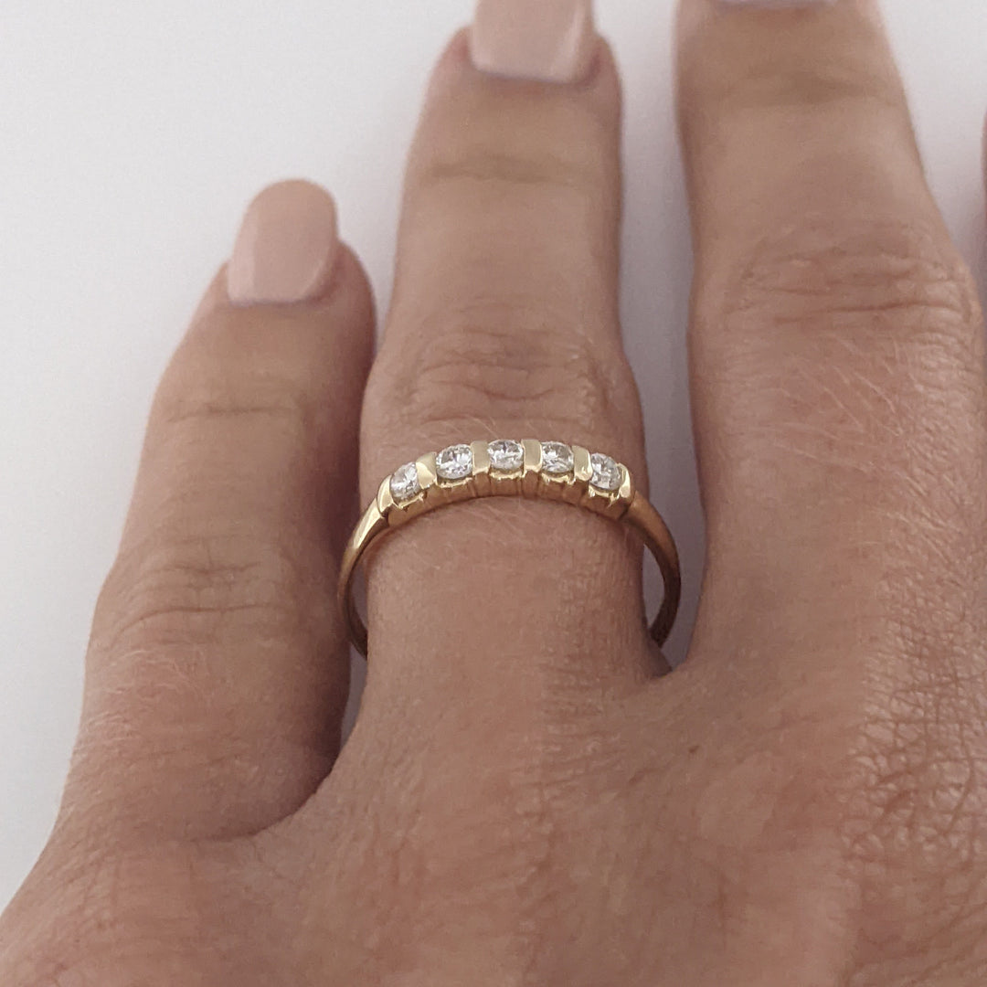 14K .24 CARAT TOTAL WEIGHT SI2 I DIAMOND ROUND (5) ESTATE BAR SET BAND 1.4 GRAMS