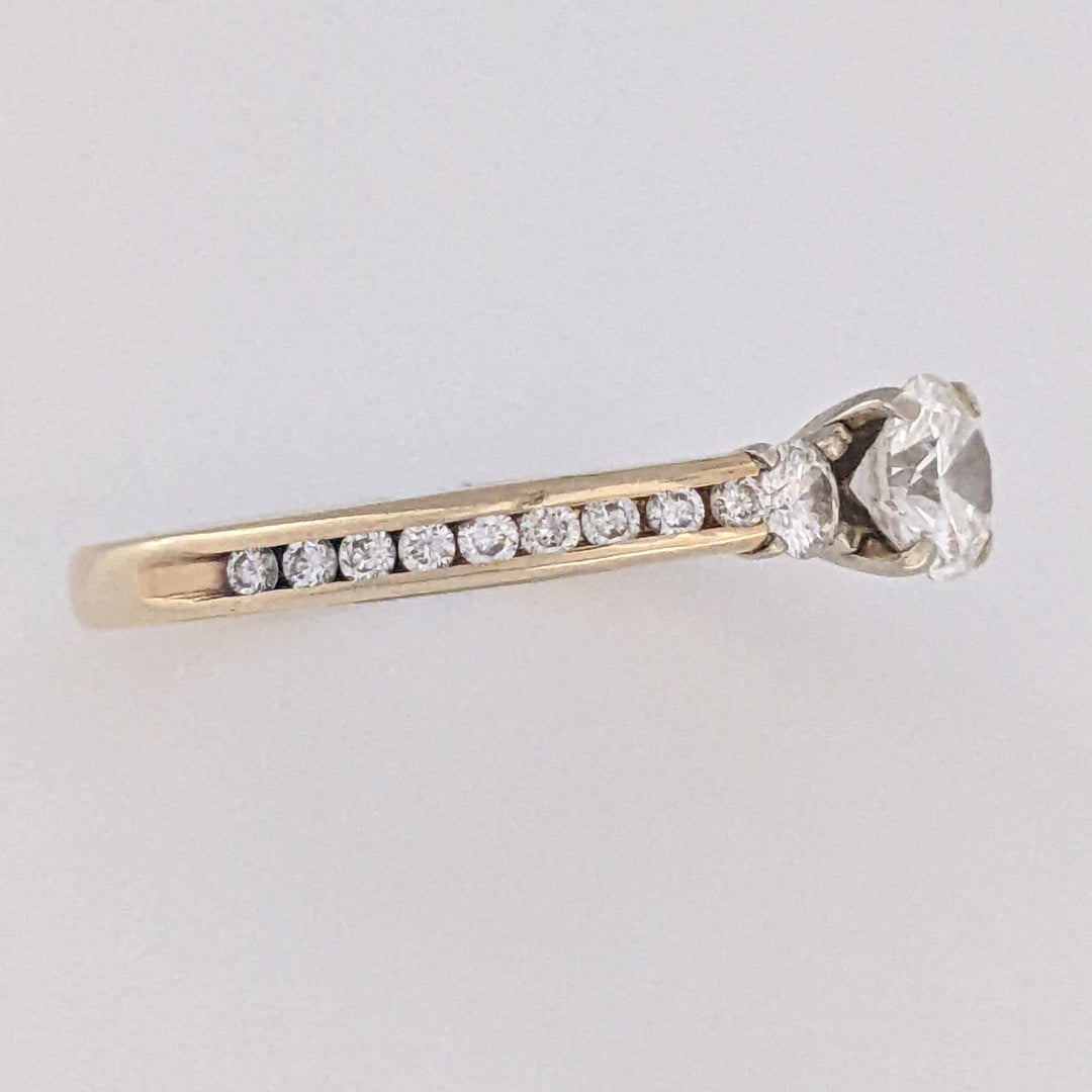 14K .94 CARAT TOTAL WEIGHT SI1 H DIAMOND ROUND (21) ESTATE TRINITY RING 3.9 GRAMS