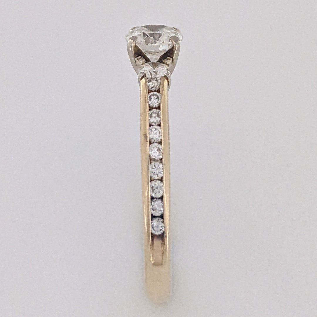 14K .94 CARAT TOTAL WEIGHT SI1 H DIAMOND ROUND (21) ESTATE TRINITY RING 3.9 GRAMS