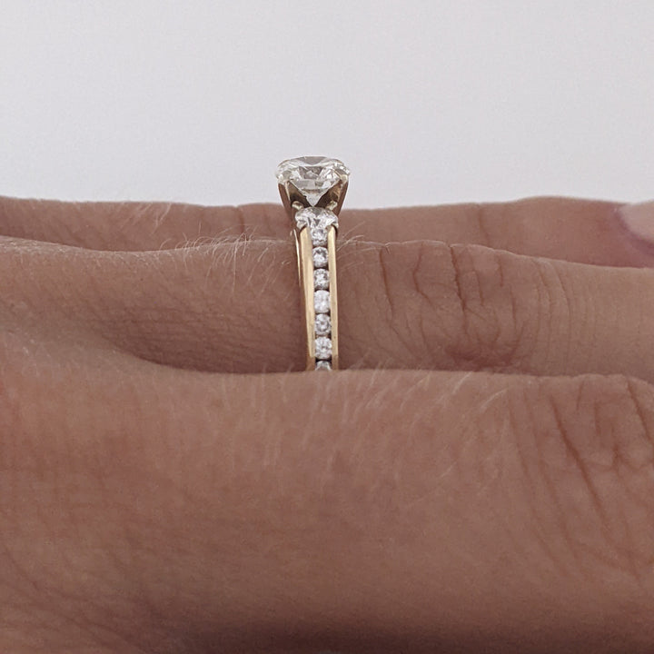 14K .94 CARAT TOTAL WEIGHT SI1 H DIAMOND ROUND (21) ESTATE TRINITY RING 3.9 GRAMS