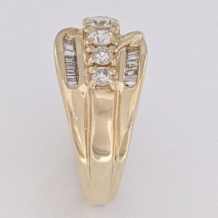 14K .70 CARAT TOTAL WEIGHT I1 H DIAMOND ROUND (7) BAGUETTE (27) ESTATE RING 5.3 GRAMS