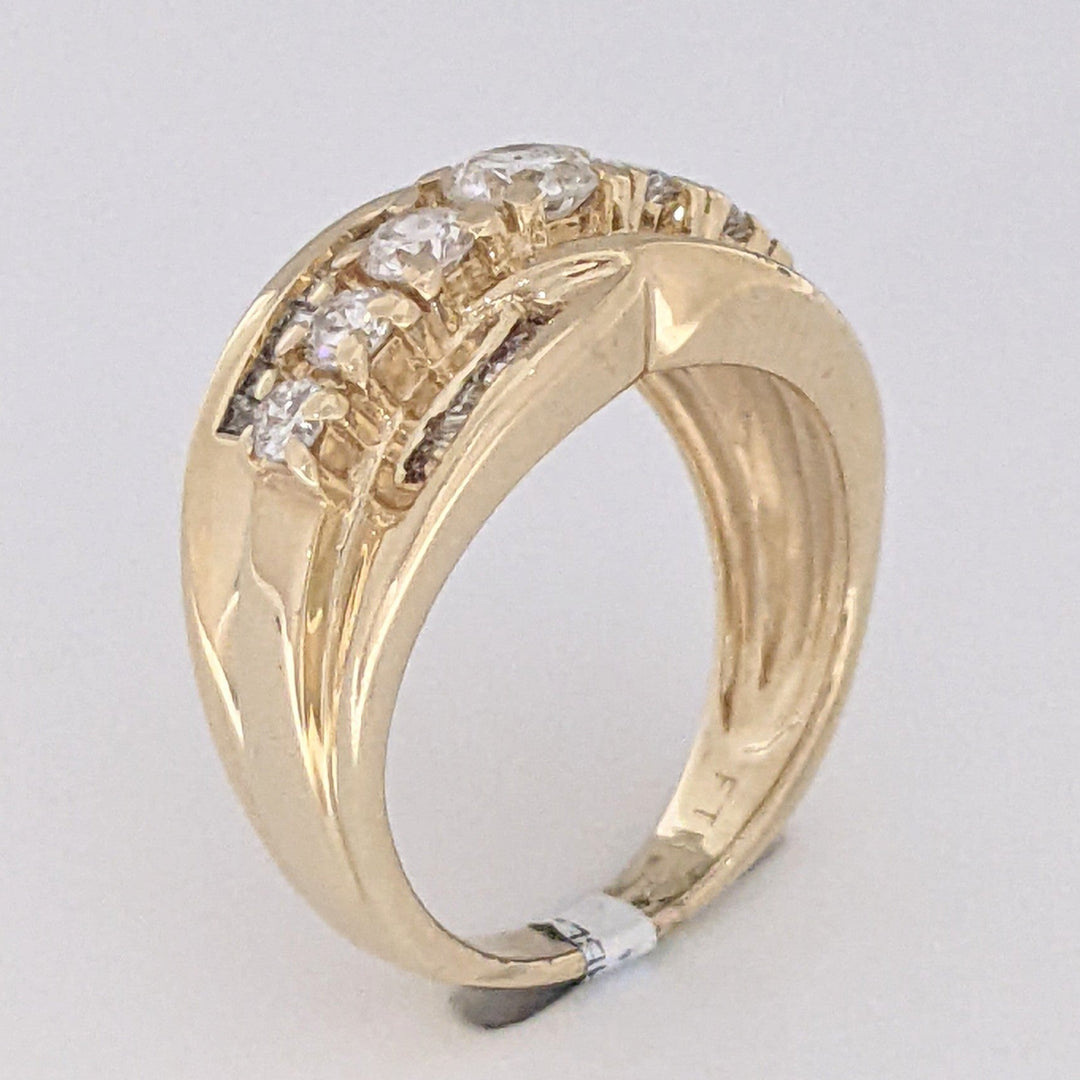 14K .70 CARAT TOTAL WEIGHT I1 H DIAMOND ROUND (7) BAGUETTE (27) ESTATE RING 5.3 GRAMS