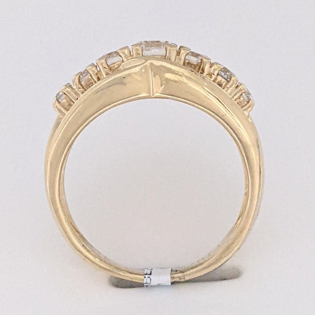 14K .70 CARAT TOTAL WEIGHT I1 H DIAMOND ROUND (7) BAGUETTE (27) ESTATE RING 5.3 GRAMS