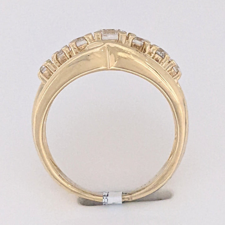 14K .70 CARAT TOTAL WEIGHT I1 H DIAMOND ROUND (7) BAGUETTE (27) ESTATE RING 5.3 GRAMS