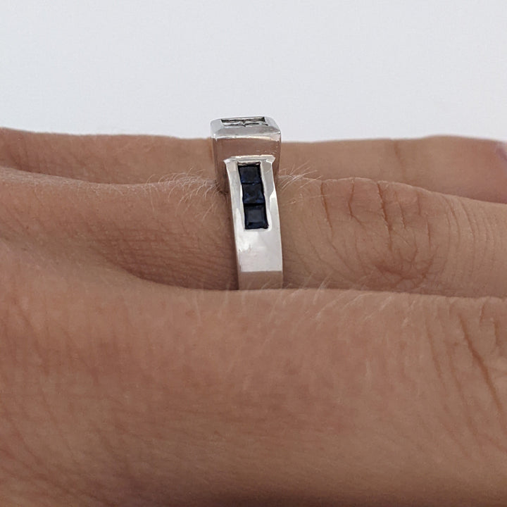 14K WHITE .24 CARAT TOTAL WEIGHT DIAMOND PRINCESS CUT VS1 H (4) WITH SAPPHIRE PRINCESS CUT (6) ESTATE RING 4.7 GRAMS