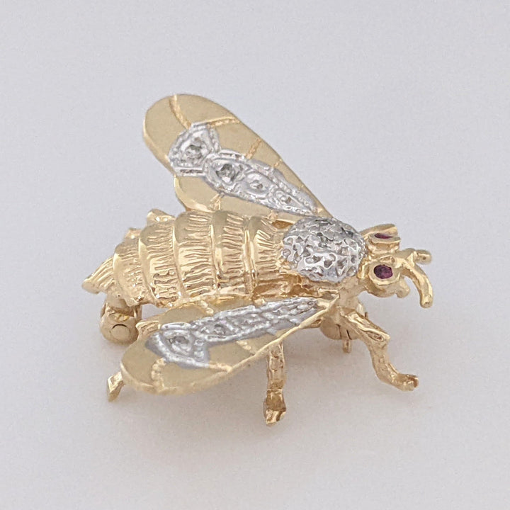 14K BEE PIN WITH (2) ROUND RUBY EYES &amp; MELEE ESTATE PIN 4.3 GRAMS