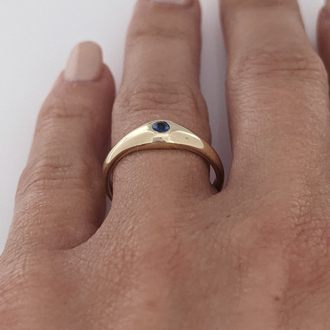 14K SAPPHIRE ROUND 2.2MM BEAD SET ESTATE RING 2.8 GRAMS