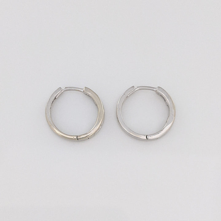 14K WHITE .23 CARAT TOTAL WEIGHT I1 I DIAMOND ROUND (12) BAGUETTE (10) ESTATE HOOP EARRINGS 2.5 GRAMS