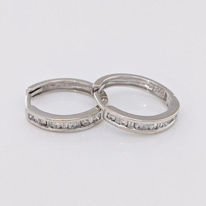 14K WHITE .23 CARAT TOTAL WEIGHT I1 I DIAMOND ROUND (12) BAGUETTE (10) ESTATE HOOP EARRINGS 2.5 GRAMS