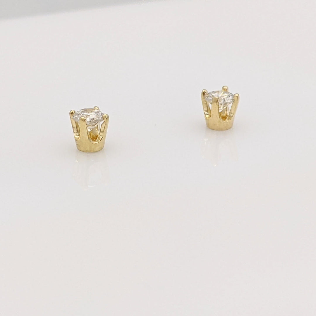 14K .20 CARAT TOTAL WEIGHT I1 I DIAMOND ROUND (2) ESTATE STUD EARRINGS 0.4 GRAMS