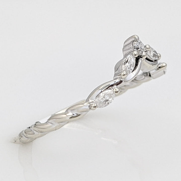 14K WHITE .19 CARAT TOTAL WEIGHT SI H-I DIAMOND ROUND/ MARQUISE ESTATE BAND 1.4 GRAMS
