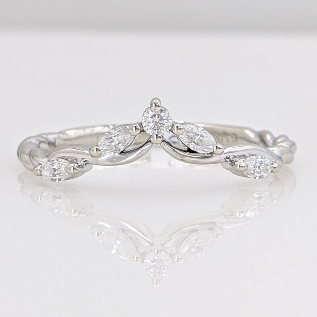 14K WHITE .19 CARAT TOTAL WEIGHT SI H-I DIAMOND ROUND/ MARQUISE ESTATE BAND 1.4 GRAMS