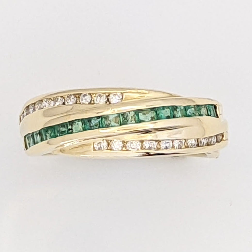 14K EMERALD PRINCESS CUT (15) 1.5MM WITH (20) ROUND MELEE ESTATE CHANNEL BAND 5.0 GRAMS