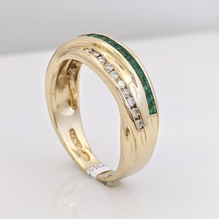 14K EMERALD PRINCESS CUT (15) 1.5MM WITH (20) ROUND MELEE ESTATE CHANNEL BAND 5.0 GRAMS