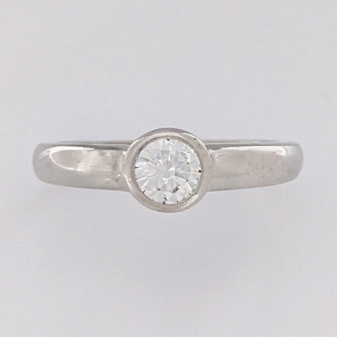 14K WHITE .47 CARAT TOTAL SI1 I DIAMOND ROUND BEZEL SET ESTATE RING 3.6 GRAMS