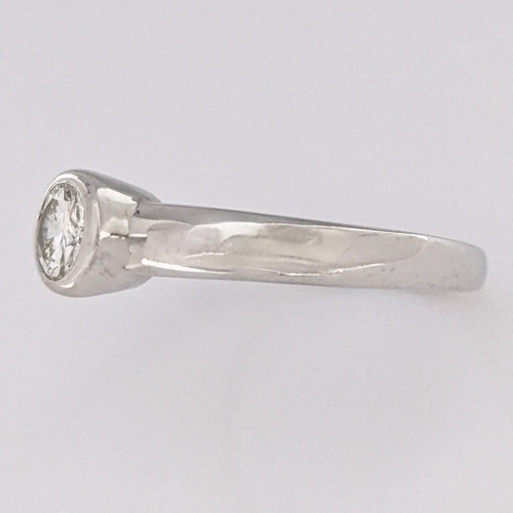 14K WHITE .47 CARAT TOTAL SI1 I DIAMOND ROUND BEZEL SET ESTATE RING 3.6 GRAMS