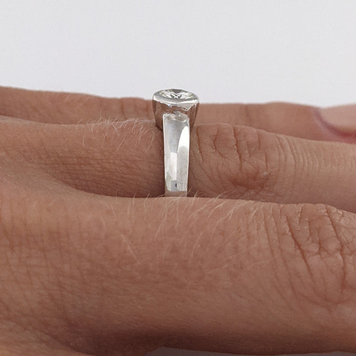 14K WHITE .47 CARAT TOTAL SI1 I DIAMOND ROUND BEZEL SET ESTATE RING 3.6 GRAMS