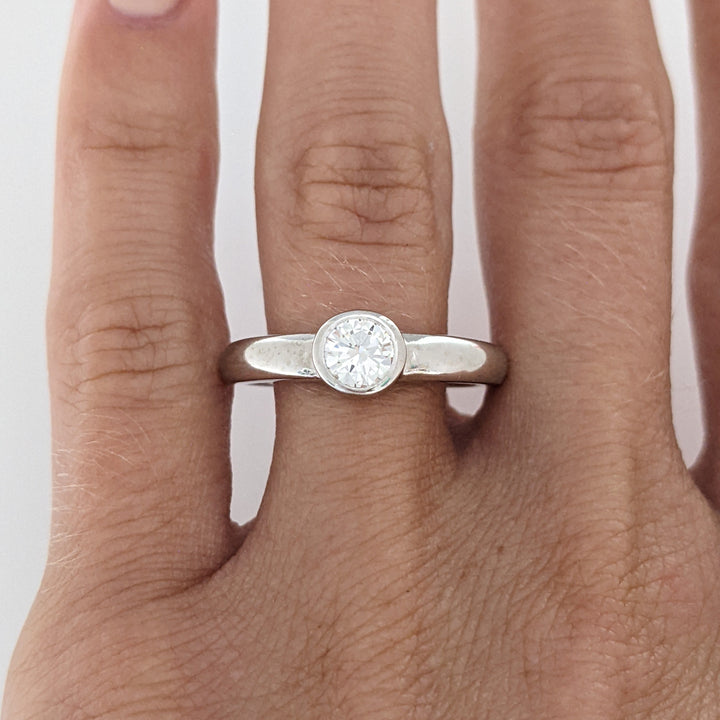 14K WHITE .47 CARAT TOTAL SI1 I DIAMOND ROUND BEZEL SET ESTATE RING 3.6 GRAMS