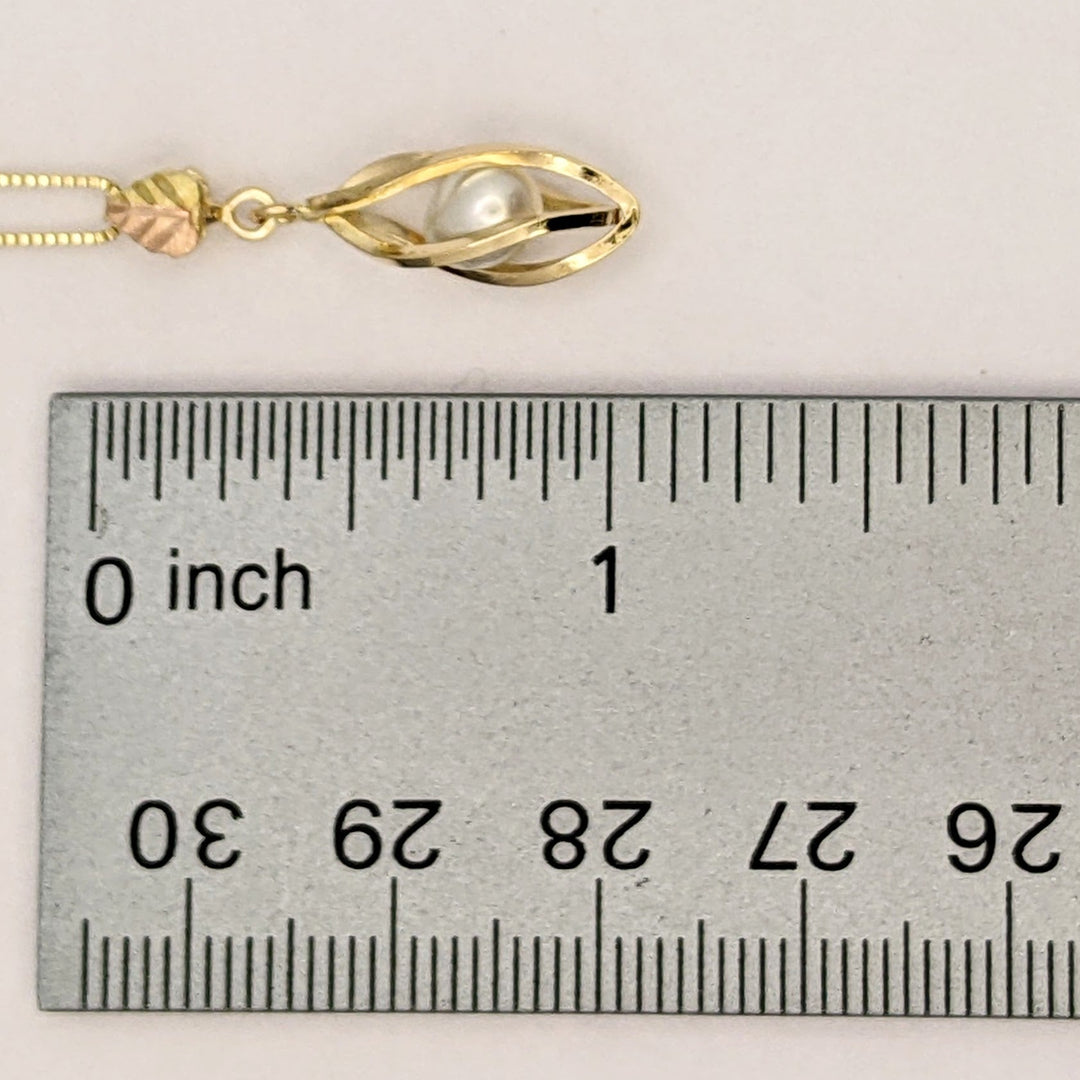 14K TWO-TONE PEARL ROUND (3) ENCLOSED TWIST LEAF ESTATE EARRING, PENDANT, &amp; CHAIN SET 4.9 GRAMS