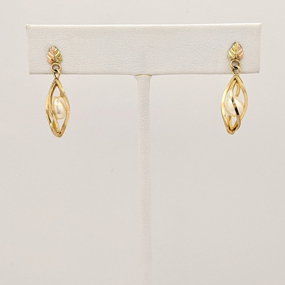 14K TWO-TONE PEARL ROUND (3) ENCLOSED TWIST LEAF ESTATE EARRING, PENDANT, &amp; CHAIN SET 4.9 GRAMS