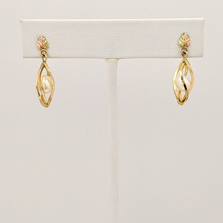 14K TWO-TONE PEARL ROUND (3) ENCLOSED TWIST LEAF ESTATE EARRING, PENDANT, &amp; CHAIN SET 4.9 GRAMS