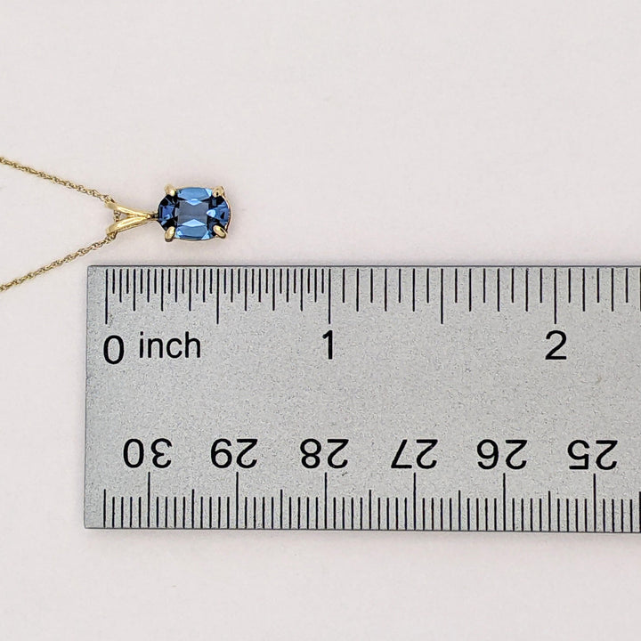 14K BLUE TOPAZ OVAL 6X8 ESTATE PENDANT &amp; CHAIN 1.8 GRAMS