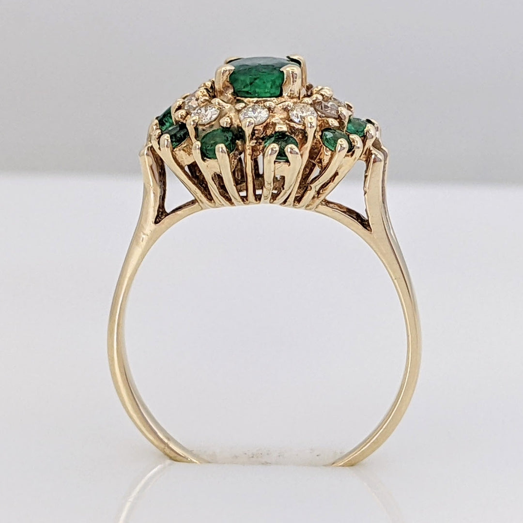 14K EMERALD OVAL 4.5X6 WITH (10) ROUND AND .20 DIAMOND TOTAL WEIGHT (10) ROUND ESTATE RING 3.2 GRAMS