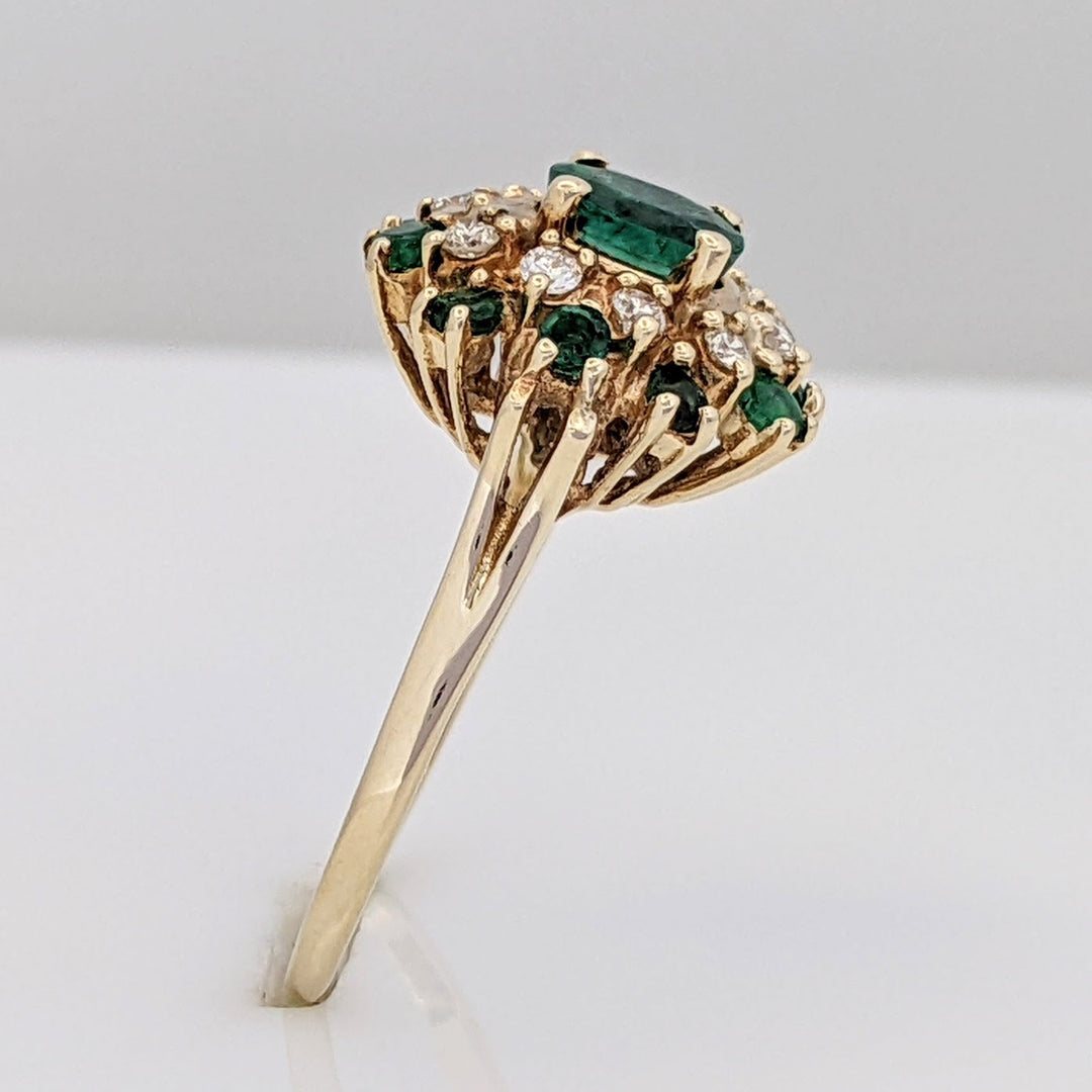 14K EMERALD OVAL 4.5X6 WITH (10) ROUND AND .20 DIAMOND TOTAL WEIGHT (10) ROUND ESTATE RING 3.2 GRAMS
