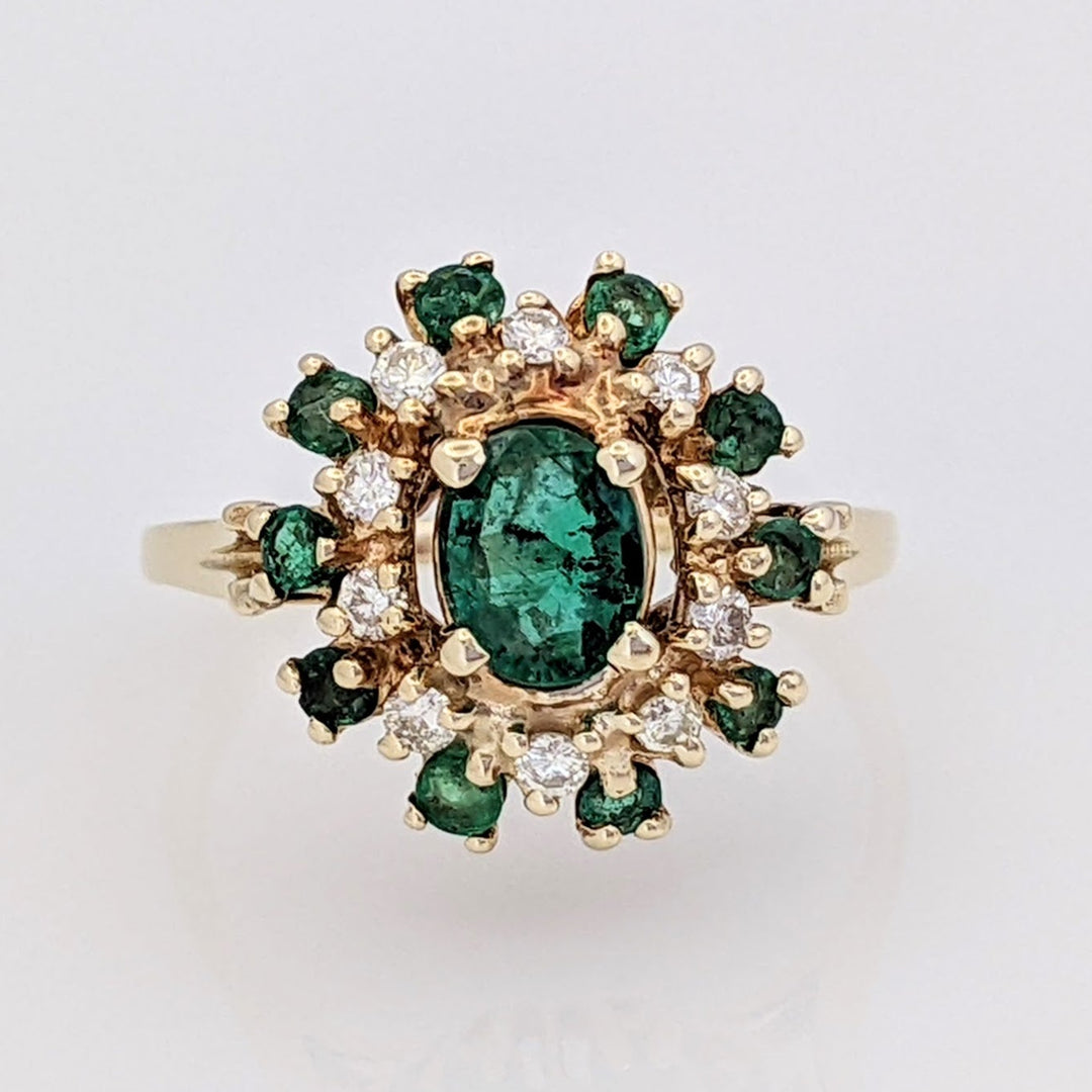 14K EMERALD OVAL 4.5X6 WITH (10) ROUND AND .20 DIAMOND TOTAL WEIGHT (10) ROUND ESTATE RING 3.2 GRAMS