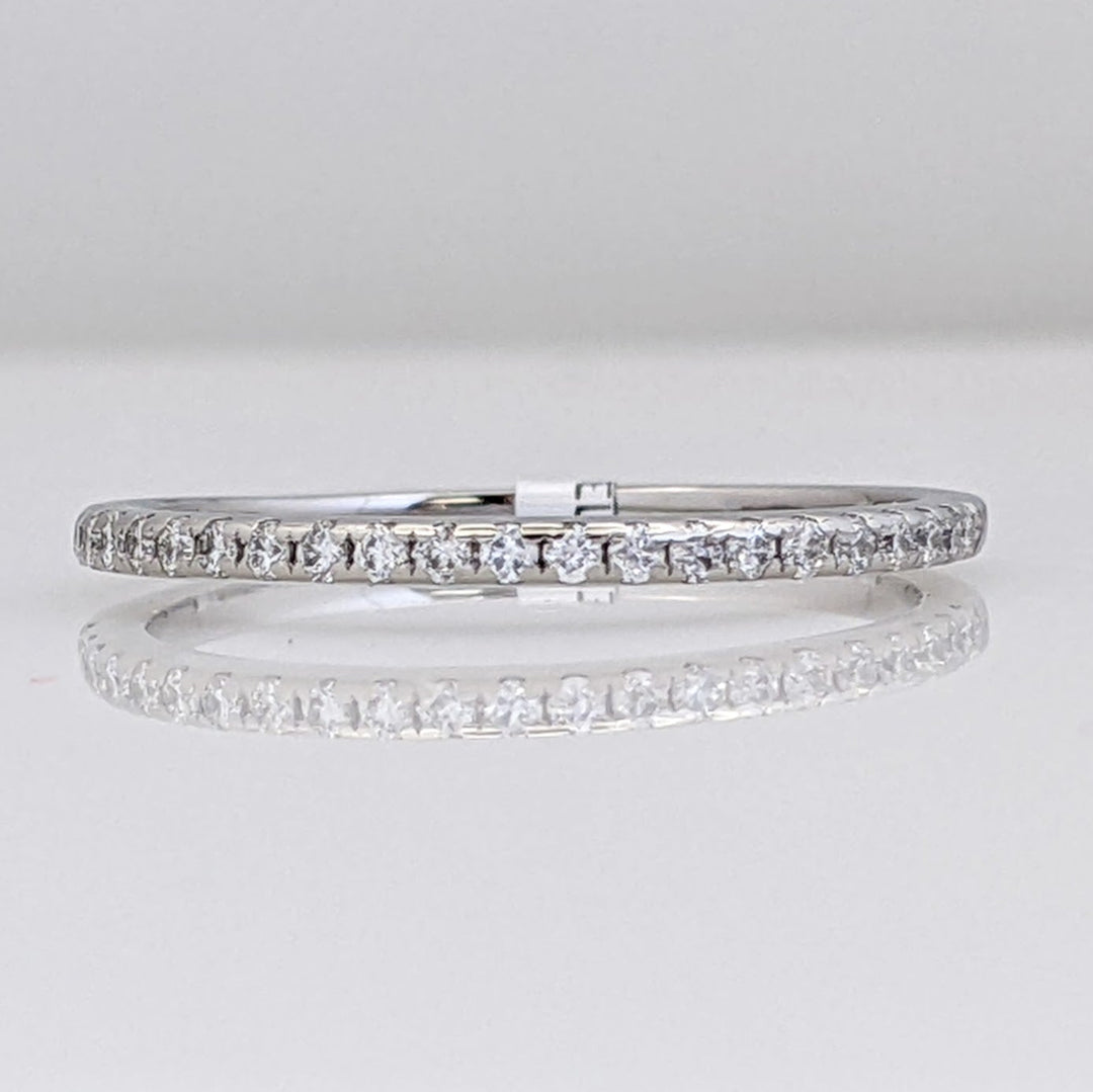 PLATINUM .22 CARAT TOTAL WEIGHT SI1 H DIAMOND ROUND (22) ESTATE BAND 2.1 GRAMS