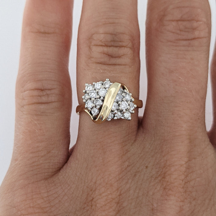 14K .54 CARAT TOTAL WEIGHT I1 G DIAMOND ROUND (18) CLUSTER ESTATE RING 2.7 GRAMS