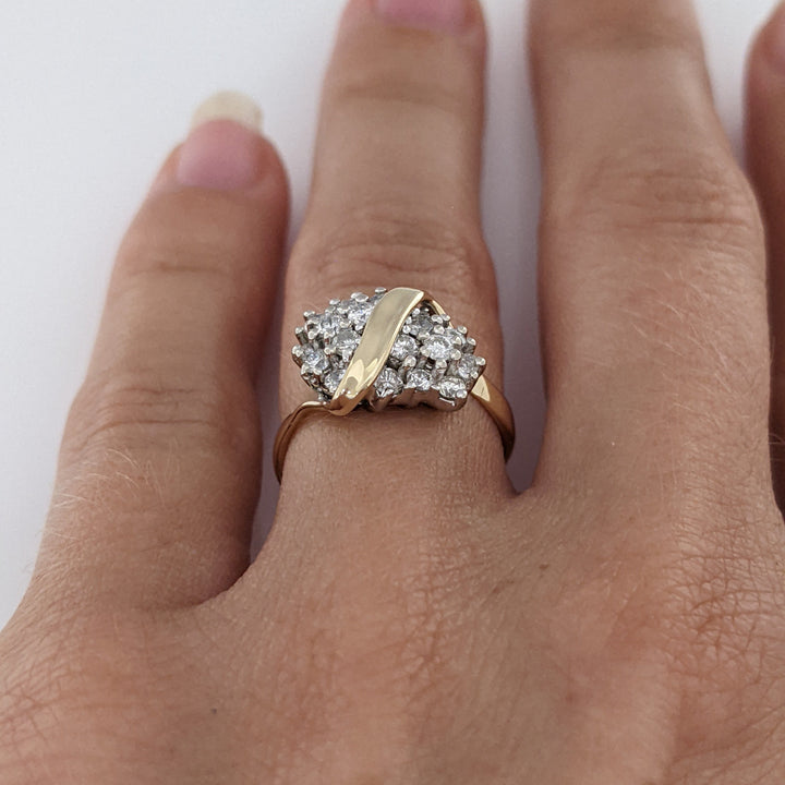 14K .54 CARAT TOTAL WEIGHT I1 G DIAMOND ROUND (18) CLUSTER ESTATE RING 2.7 GRAMS