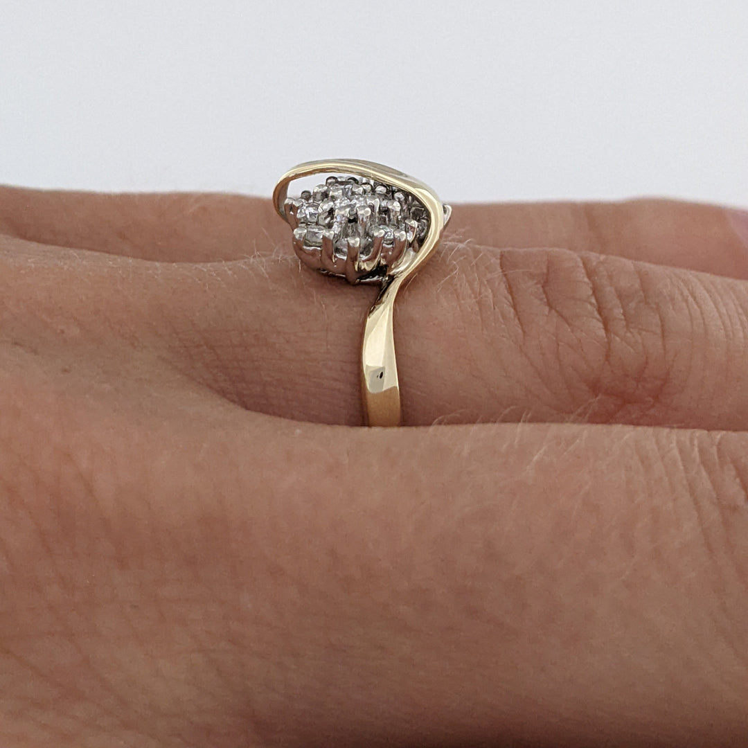 14K .54 CARAT TOTAL WEIGHT I1 G DIAMOND ROUND (18) CLUSTER ESTATE RING 2.7 GRAMS
