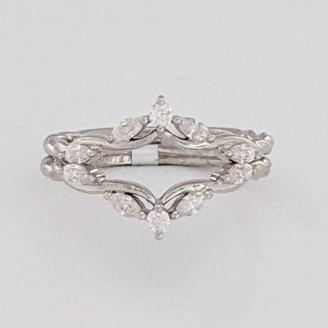 14K WHITE .19 CARAT TOTAL WEIGHT SI H-I DIAMOND ROUND/ MARQUISE ESTATE BAND 1.4 GRAMS
