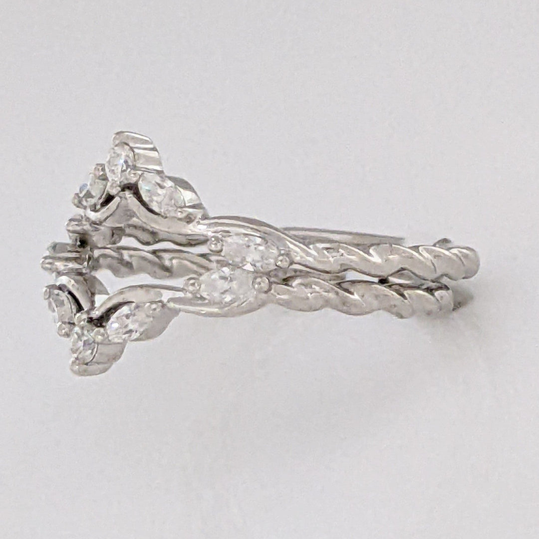 14K WHITE .19 CARAT TOTAL WEIGHT SI H-I DIAMOND ROUND/ MARQUISE ESTATE BAND 1.4 GRAMS
