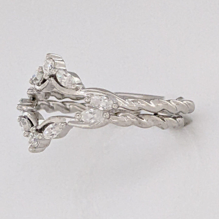 14K WHITE .19 CARAT TOTAL WEIGHT SI H-I DIAMOND ROUND/ MARQUISE ESTATE BAND 1.4 GRAMS
