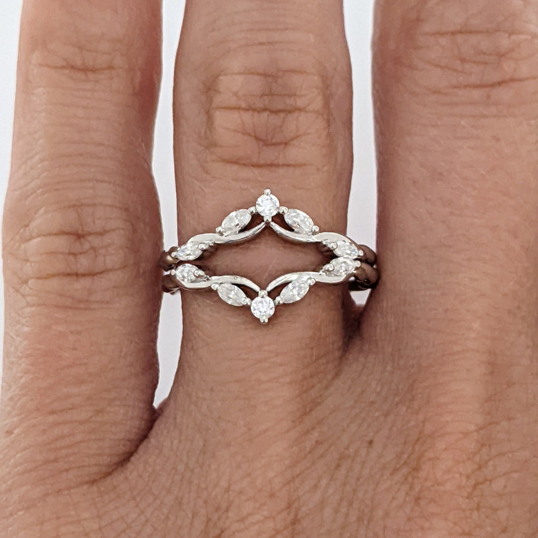 14K WHITE .19 CARAT TOTAL WEIGHT SI H-I DIAMOND ROUND/ MARQUISE ESTATE BAND 1.4 GRAMS