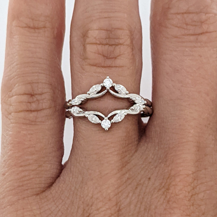 14K WHITE .19 CARAT TOTAL WEIGHT SI H-I DIAMOND ROUND/ MARQUISE ESTATE BAND 1.4 GRAMS