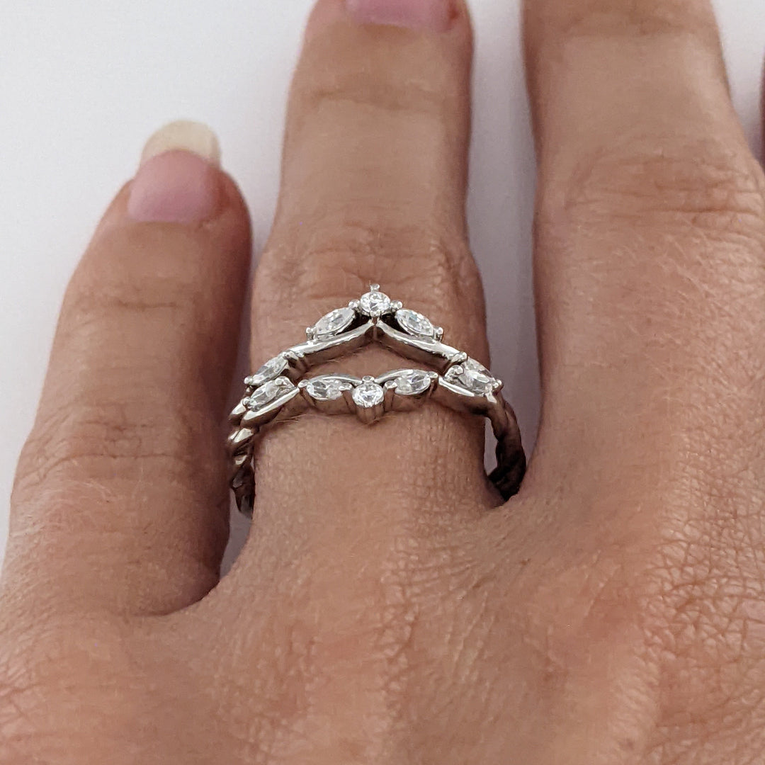 14K WHITE .19 CARAT TOTAL WEIGHT SI H-I DIAMOND ROUND/ MARQUISE ESTATE BAND 1.4 GRAMS