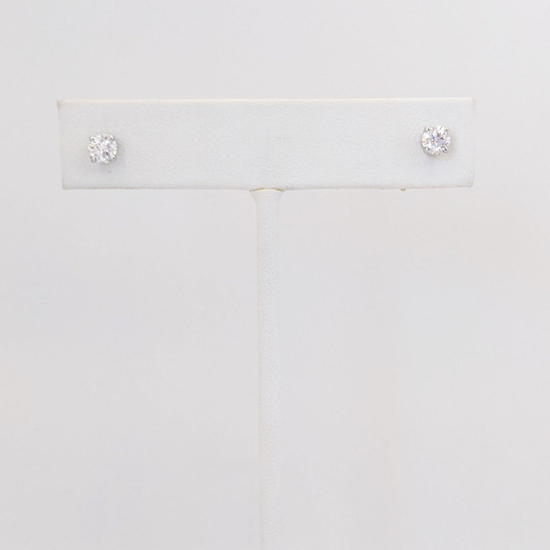14K WHITE .65 CARAT TOTAL WEIGHT SI2 E DIAMOND ROUND (2) ESTATE STUD EARRINGS 1.0 GRAM
